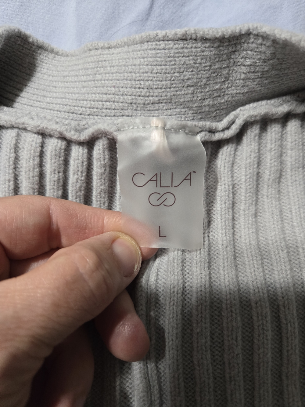 Calua Women's Ribbed Crewneck Sweater in Light Gray